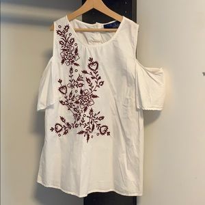 Off the shoulder shirt with embroidery
